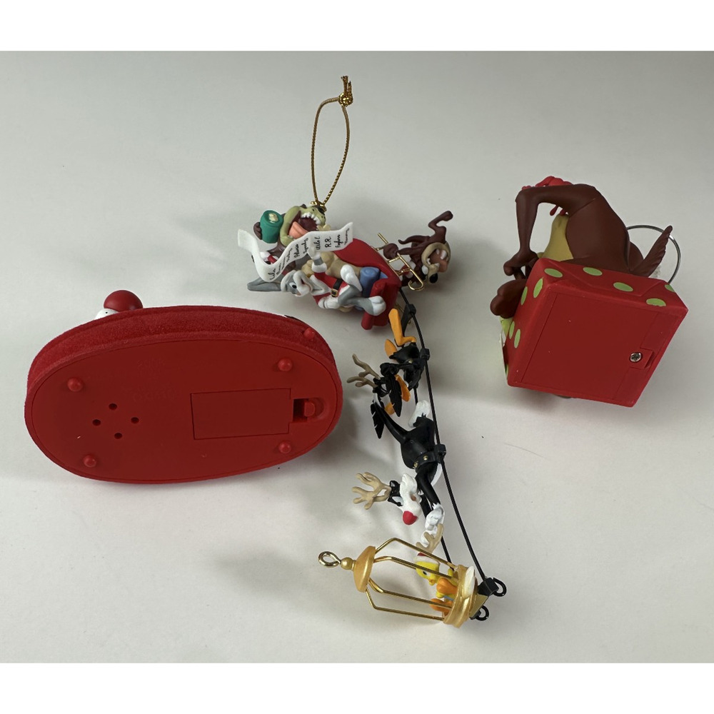 4 Looney Tunes Christmas Ornaments Taz Tweety Bugs Bunny Sylvester Holiday Sound - Picture 4 of 15